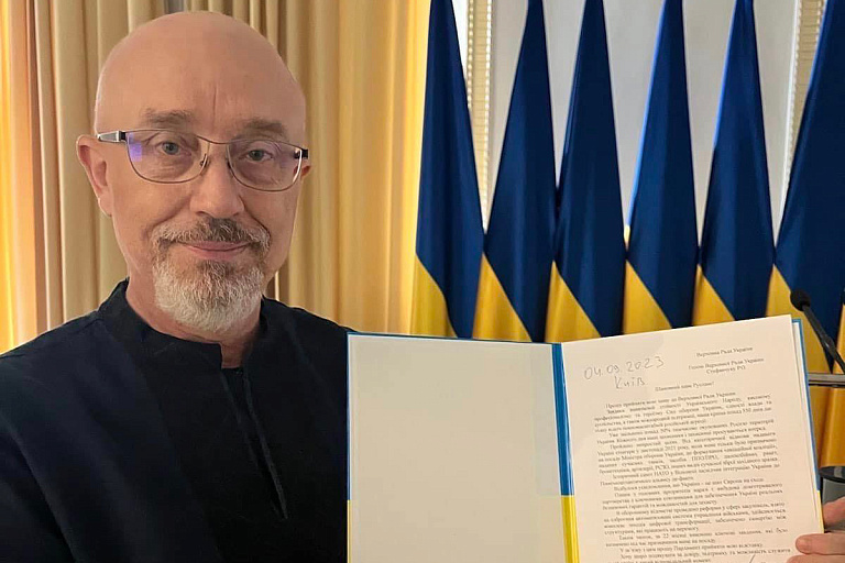 Министр обороны Украины подал в отставку – известен его преемник