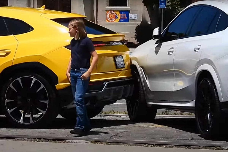 Десятилетний сын Бена Аффлека устроил ДТП на арендованном Lamborghini – видео