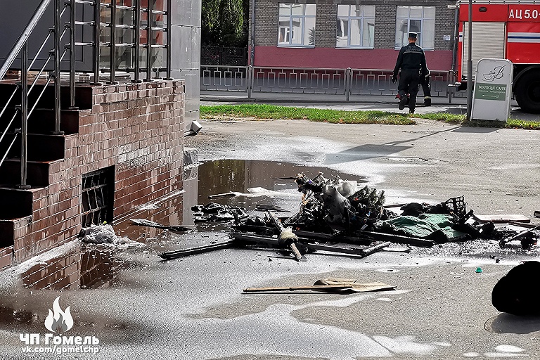 В Гомеле горел балкон с новогодней елкой