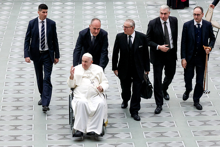 У Папы Римского Франциска нашли воспаление легких – насколько все серьезно