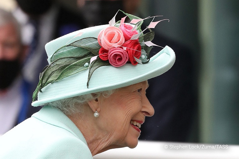 Елизавета II пропустила королевские скачки впервые за 70 лет