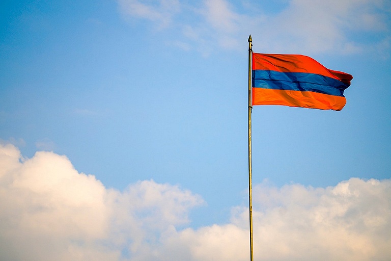 Посла Беларуси вызвали в МИД Армении из-за слов Макея о Пелоси