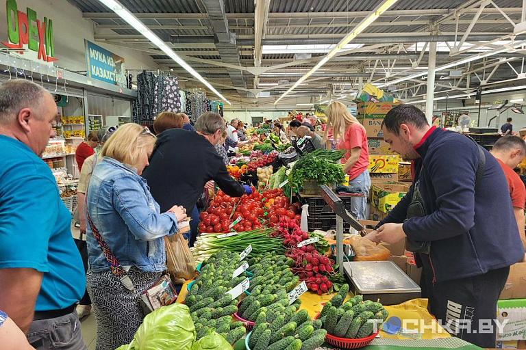 Сезонные овощи на рынке и в магазинах – сравнили цены